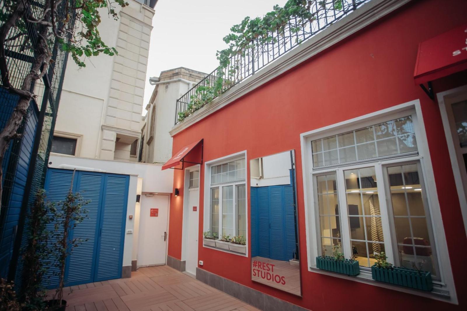 R Studios Old Baku Exterior photo